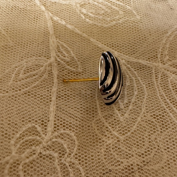 David Yurman Classic sculpted Stud earrings - Picture 10 of 12